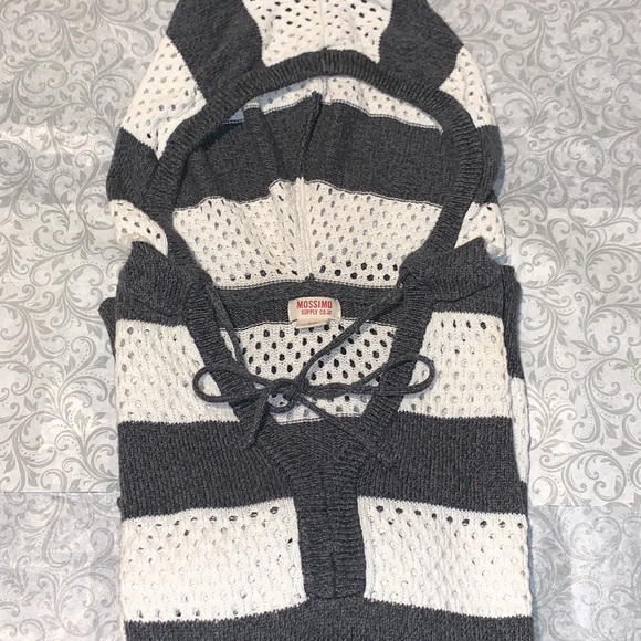 Mossimo,Crochet pullover hooded sweatshirt. - Picture 3 of 5